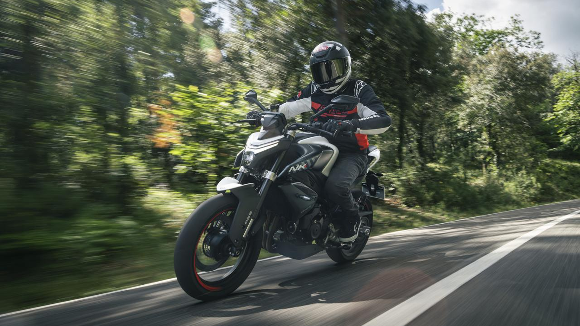 Cfmoto Nk Debutta In Italia La Nuova Naked Di Fascia Media Foto Motoblog