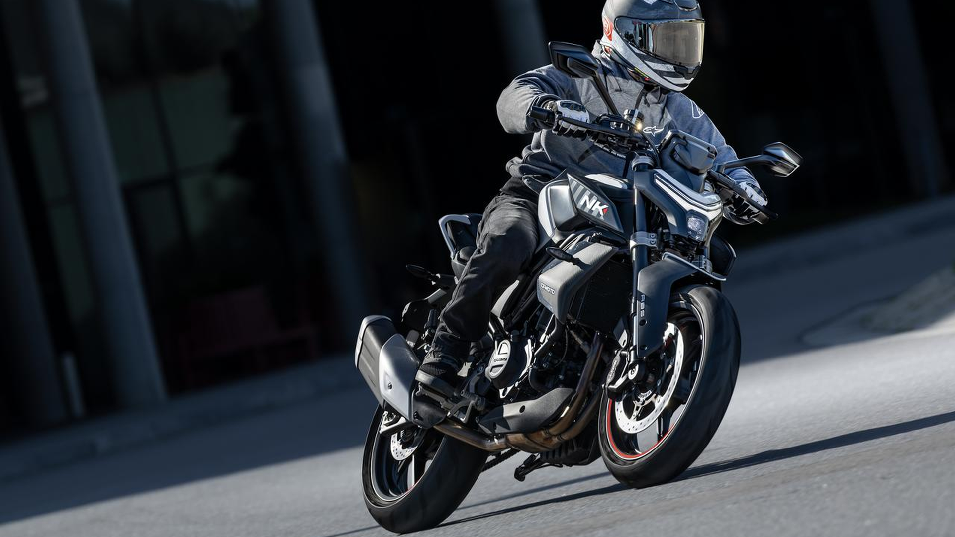 Cfmoto Nk Debutta In Italia La Nuova Naked Di Fascia Media Foto Motoblog