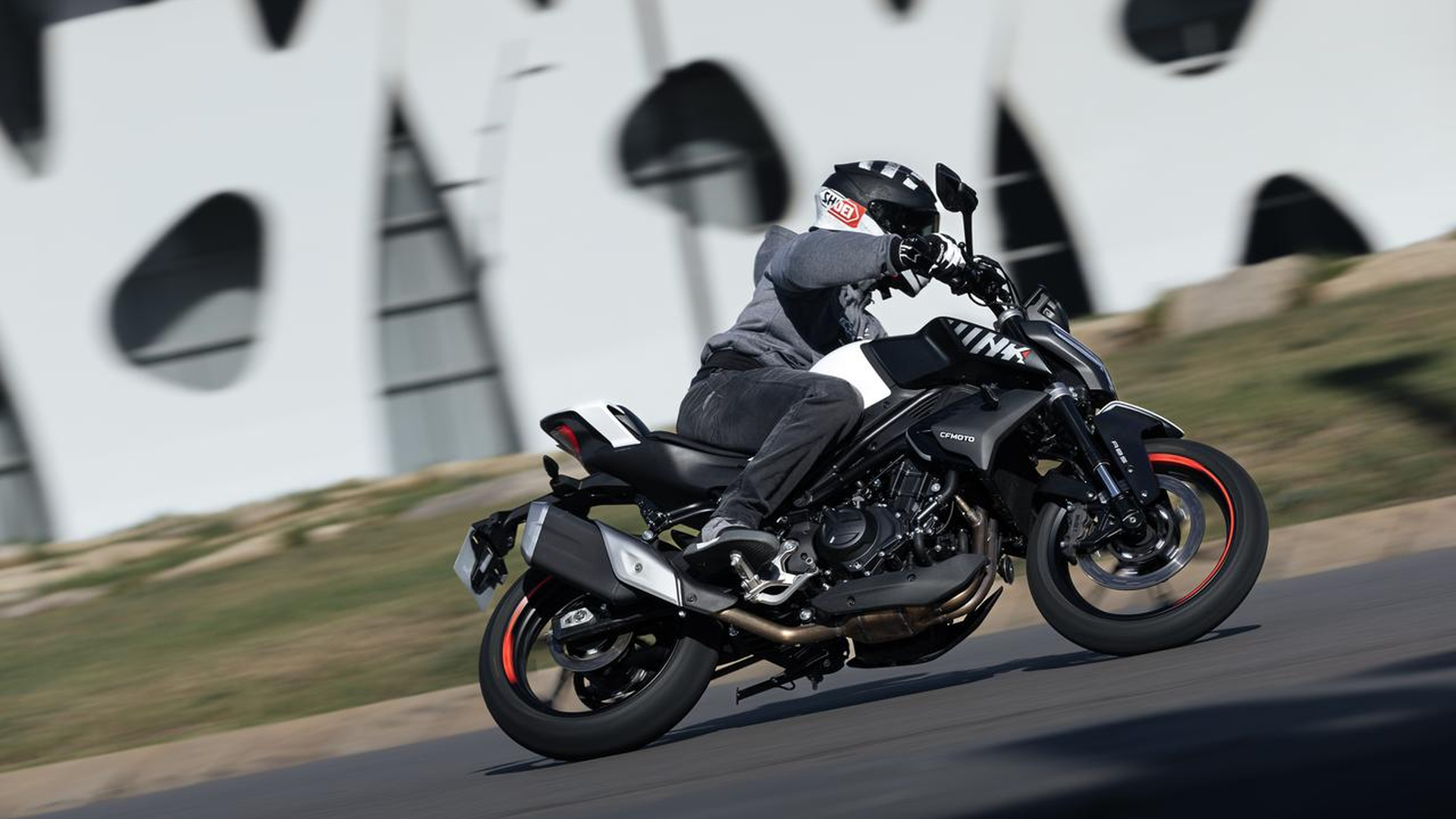 Cfmoto Nk Debutta In Italia La Nuova Naked Di Fascia Media Foto Motoblog