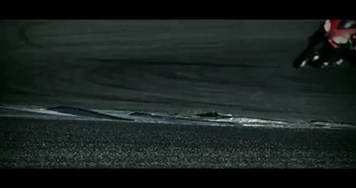 Aprilia RSV4 ABS Intervista Basso