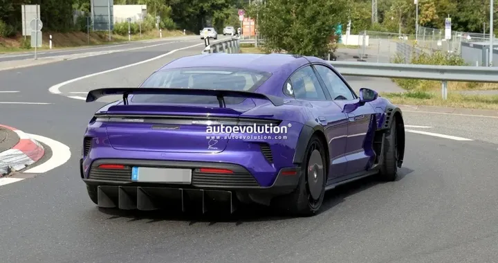 Porsche Taycan Turbo GT Manthey: a caccia al record del Nürburgring
