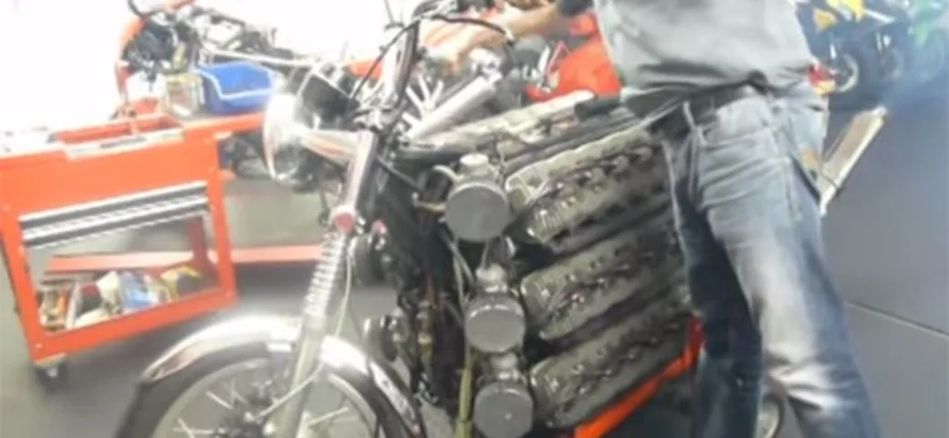 Epic Tuning: moto 4200cc da 48 cilindri [Video]
