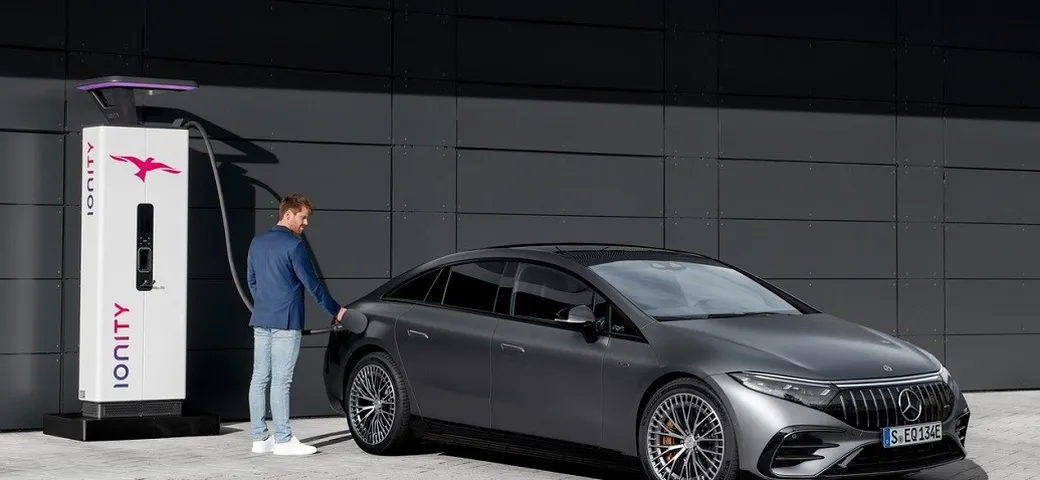 Mercedes-AMG EQS 53 4MATIC+: bolide elettrico all’IAA Mobility 2021
