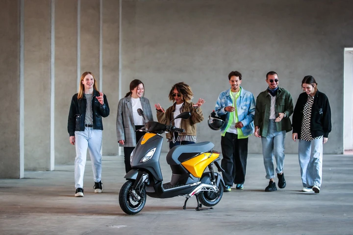 Piaggio One, il nuovo scooter elettrico è stato svelato su TikTok: foto e caratteristiche
