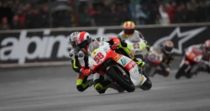 Marco Simoncelli sabato 23 maggio al megastore Wheelup di Bergamo e al D-store Dainese di Milano