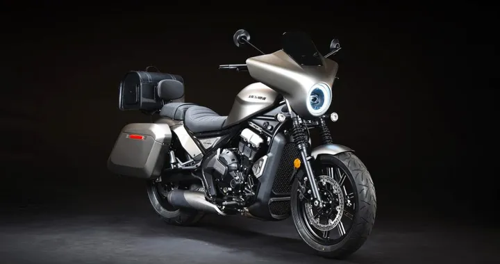 Moto Morini Calibro Bagger 2026: debuttano TFT e nuova colorazione Garage Grey