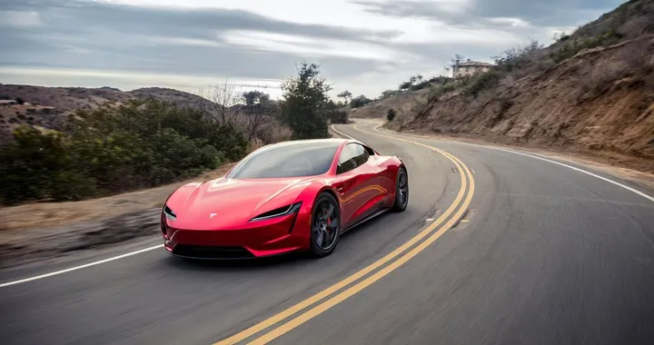 Tesla Roadster, l'attesa si fa spasmodica: ma ci sono ancora dubbi