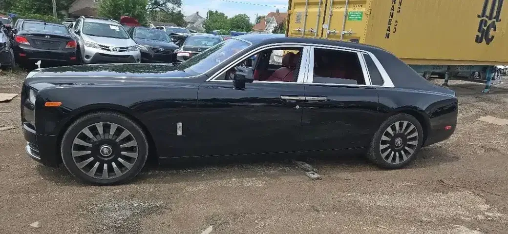 Maxi sequestro, scoperte 12 auto di lusso rubate: valore milionario
