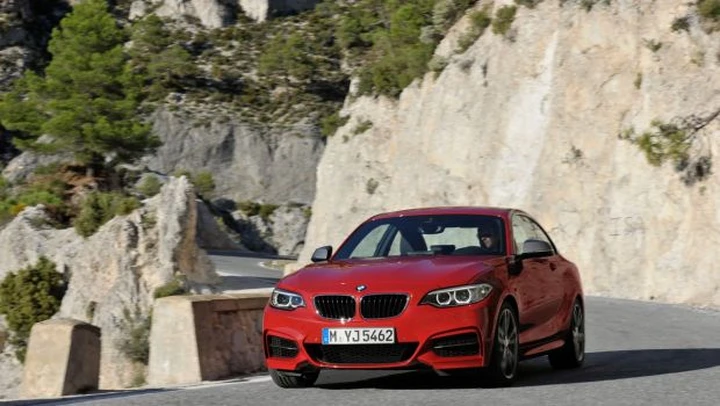 BMW Serie 2 Coupé in video