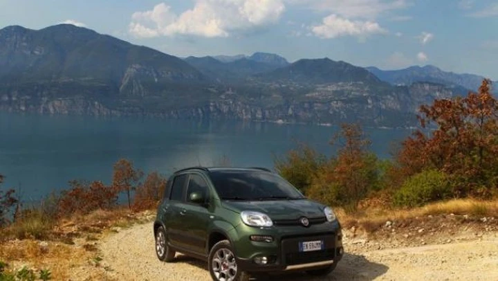 Fiat Panda 4x4 in video
