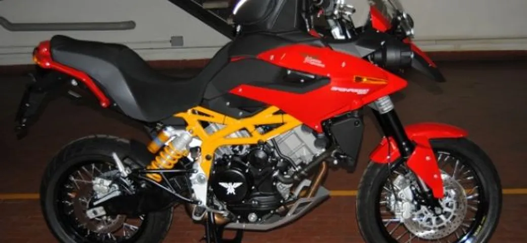 Fallimento Moto Morini: Granpasso my 2011 con telaio giallo e Scrambler in vendita