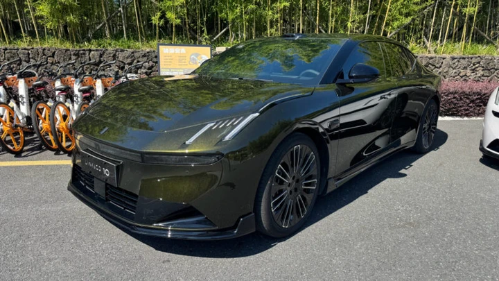 12.886 ordini in poche ore dal lancio: boom per la nuova berlina plug-in
