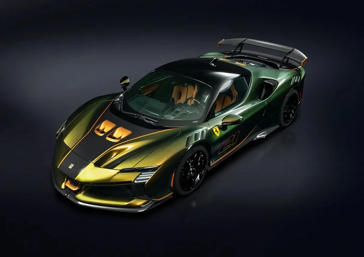Ferrari SF90 XX Tailor Made: la one-off più estrema è verde cangiante