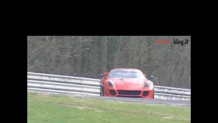 Video: sulla Ferrari 599XX per il record al Nurburgring
