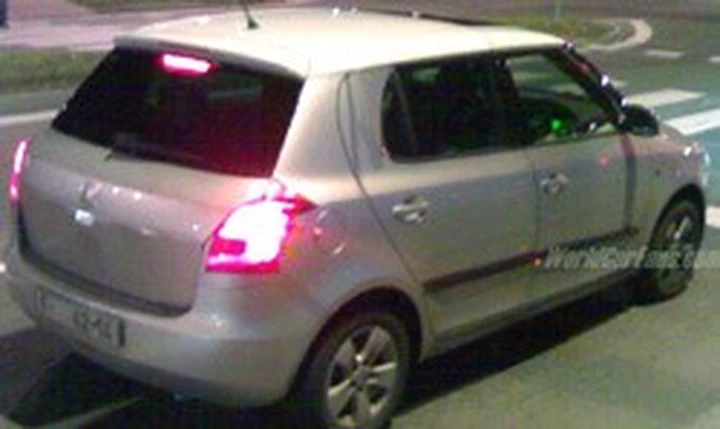 Nuova Skoda Fabia: ecco la coda...
