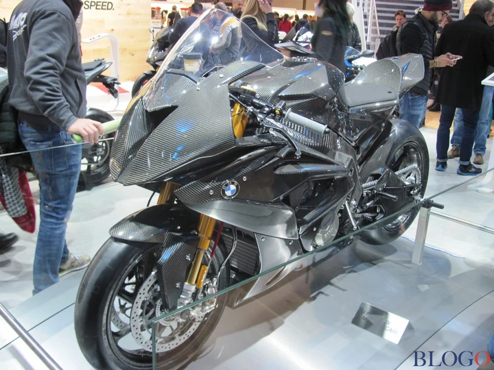 Stand BMW al Salone EICMA di Milano 2016 Live