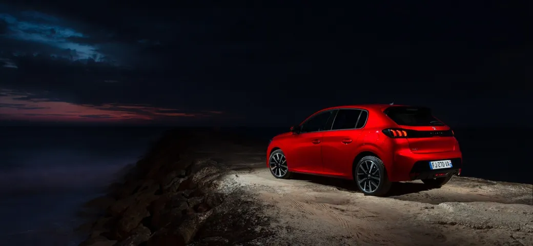 Nuova Peugeot 208: ecco la versione speciale Allure Navi Pack
