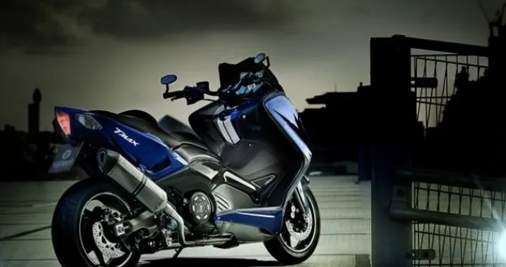 Yamaha TMAX Hyper Modified by Marcus Walz