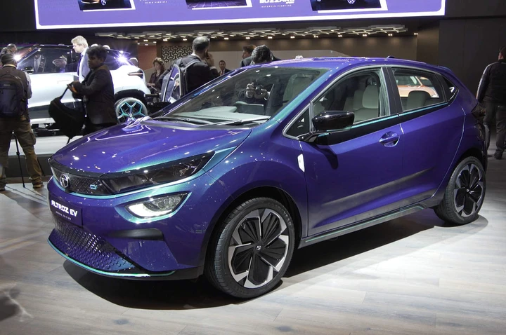 Tata Altroz EV al Salone di Ginevra 2019