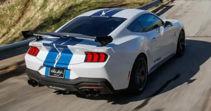 Il ritorno della Shelby Mustang GT350, potenza bruta