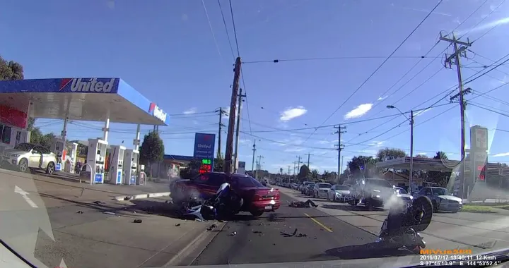 Crash in Maribyrnong VIC