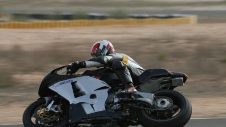 Foto spia della MV Agusta F3