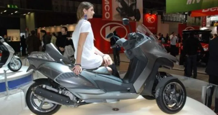 Eicma 2009: il concept Peugeot Hybrid 3 Evolution