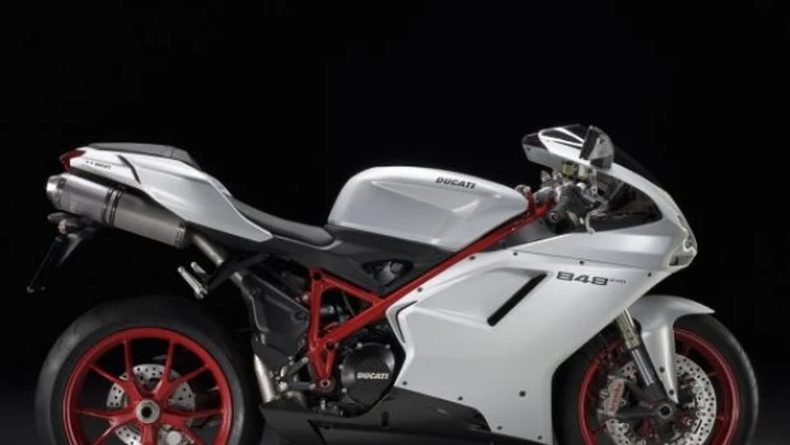 Ducati 848 Evo: nuova colorazione bianca al Salone di Colonia