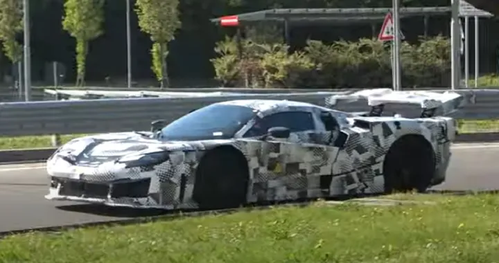 Ferrari Hypercar: nuovo avvistamento per l'erede di LaFerrari [VIDEO]
