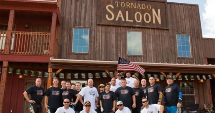 Benvenuti al "Texas Tornado Boot Camp" di Colin Edwards