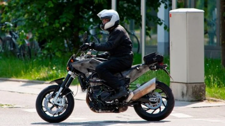 Husqvarna 900, immagini ufficiali