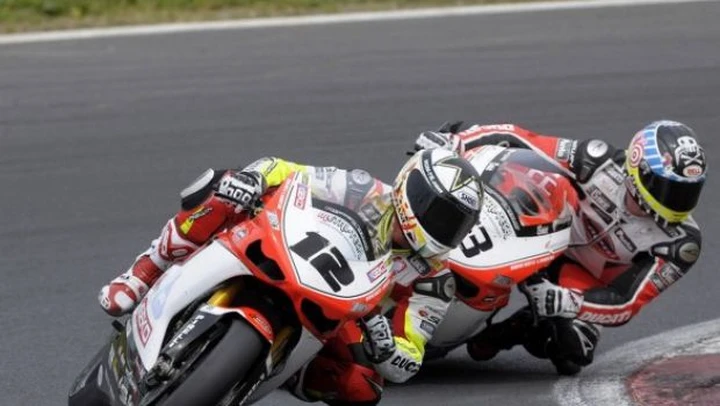 CIV 2010: l'esordio a Vallelunga. In Superbike vince Cruciani