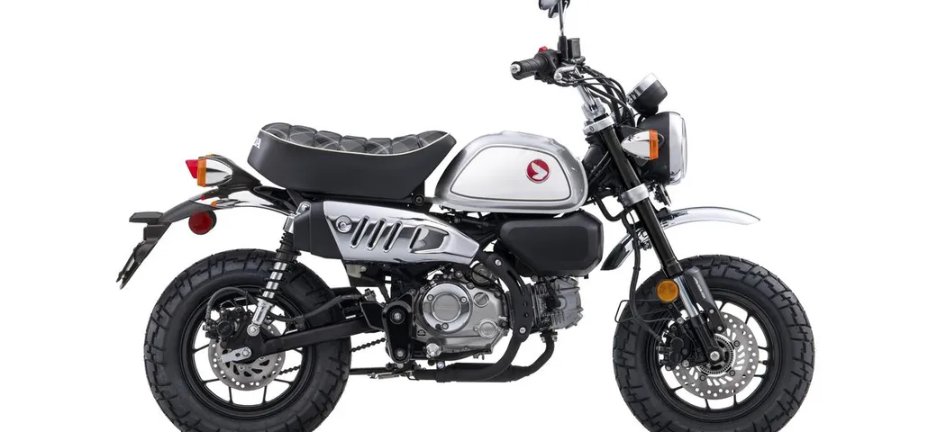 Honda annuncia il model year 2024 delle minimoto Monkey e Super Cub C125 [FOTO]