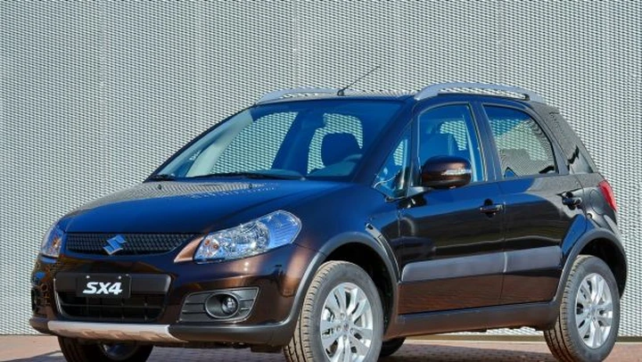 Suzuki Sx4: arrivano gli allestimenti Evolution ed Evolution+