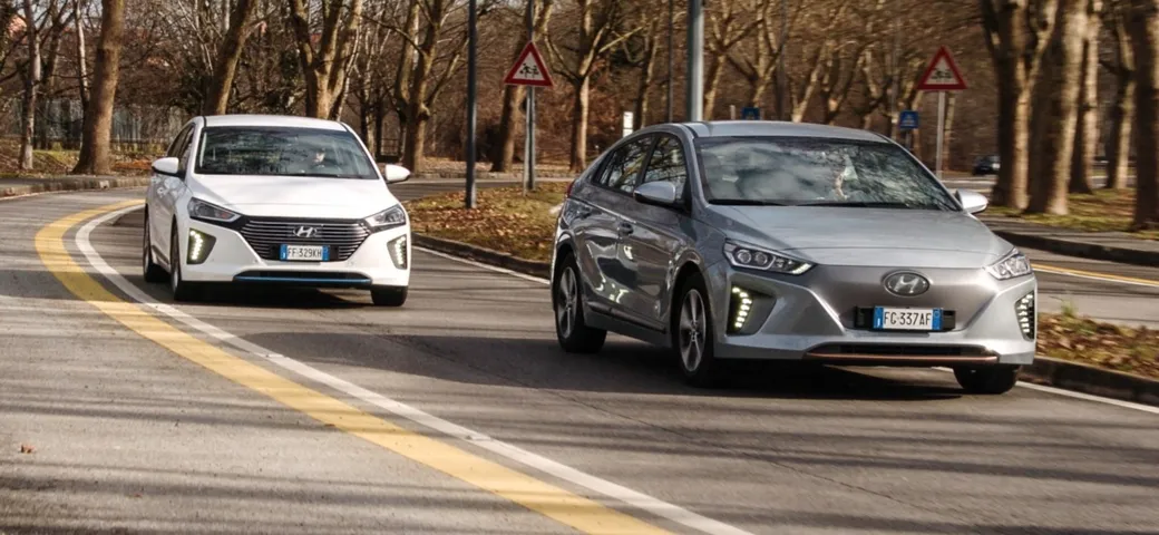 Hyundai Ioniq: elettrica e ibrida a confronto