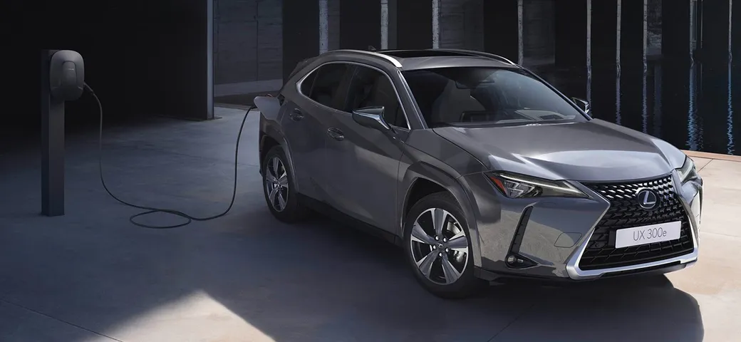Lexus UX 300e 2023: gli aggiornamenti della gamma