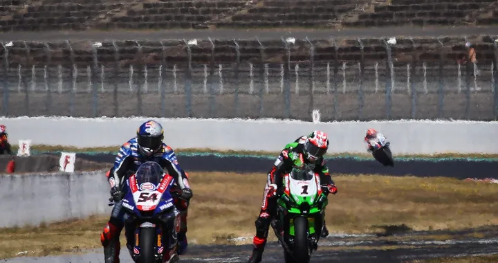 SBK, Magny-Cours: Razgatlioglu vince in Gara 2 e si porta a +3 su Rea