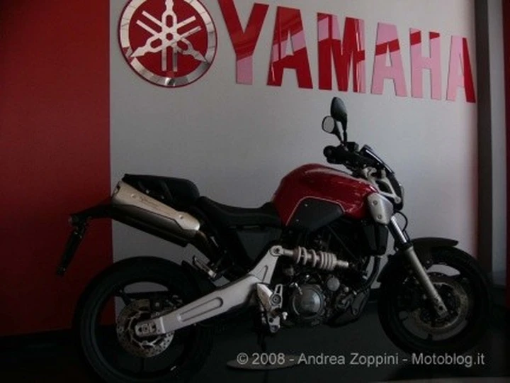 Tester Motoblog e Yamaha: prova della MT-03 di Andrea Zoppini