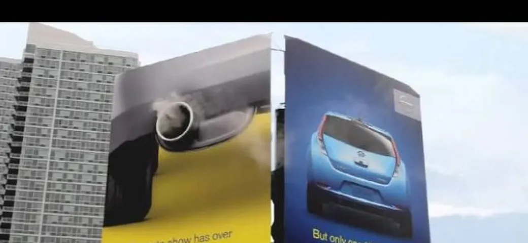 Nissan Leaf: curioso cartellone pubblicitario al Salone di New York