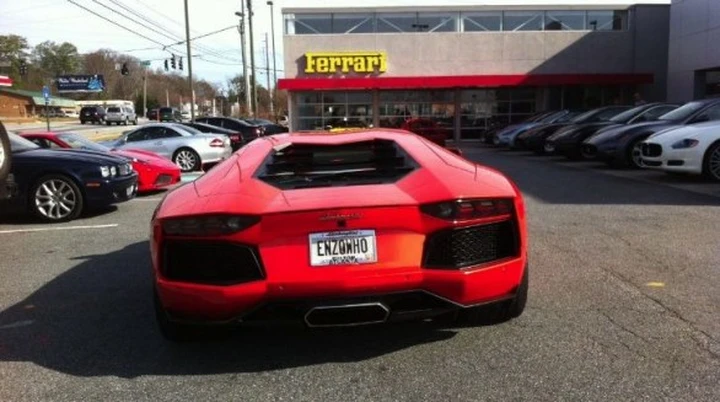 Lamborghini Aventador: quando la targa è provocatoria...