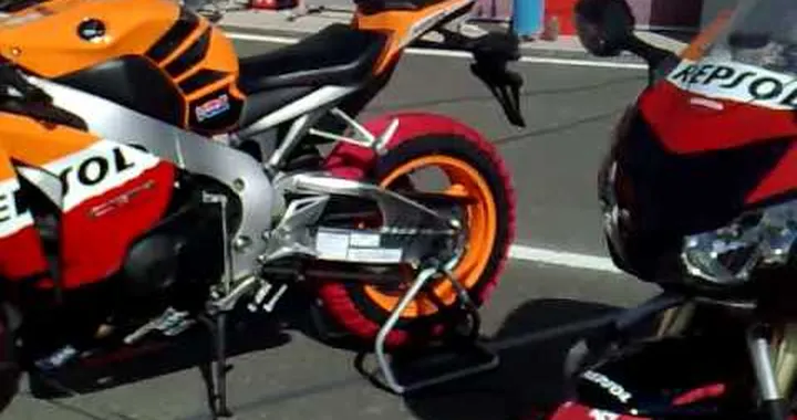 17122008 Parata CBR 1000 RR Repsol Losail