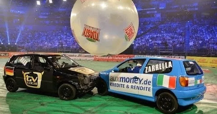 Autoball: il calcio con le auto [Video]