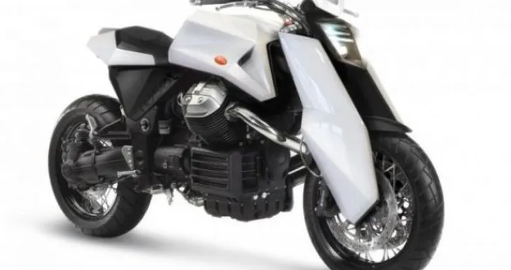 Dallo IED due esercizi di stile su Guzzi Griso e Ducati Hypermotard