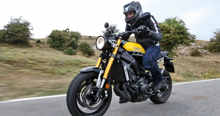 YAMAHA XSR 900 - Servizio
