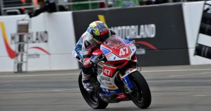 STK 1000, Silverstone: la "prima" di Eddi La Marra