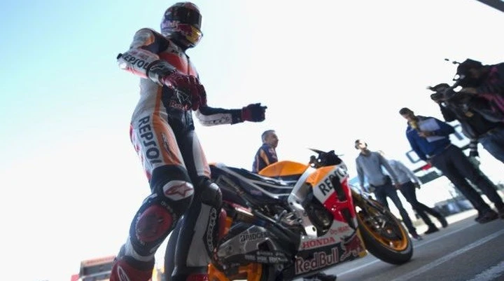 MotoGP Silverstone, Marquez sbriciola record e avversari. E se domani piove …