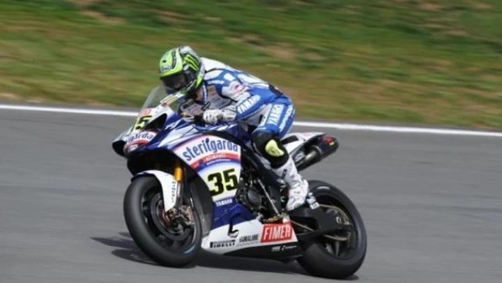 WSBK: Superpole al missile Cal Crutchlow, Checa secondo, Max Biaggi (terzo) non ruba la pole nella zampata finale