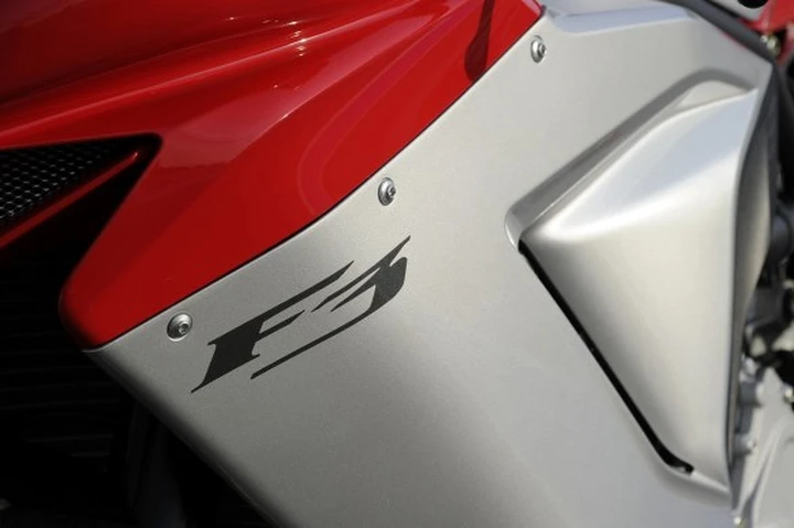 MV Agusta F3 800 pronta tra un mese