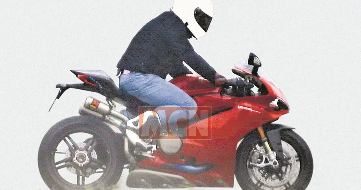 Ducati 1299 Panigale: foto spia della probabile nuova versione
