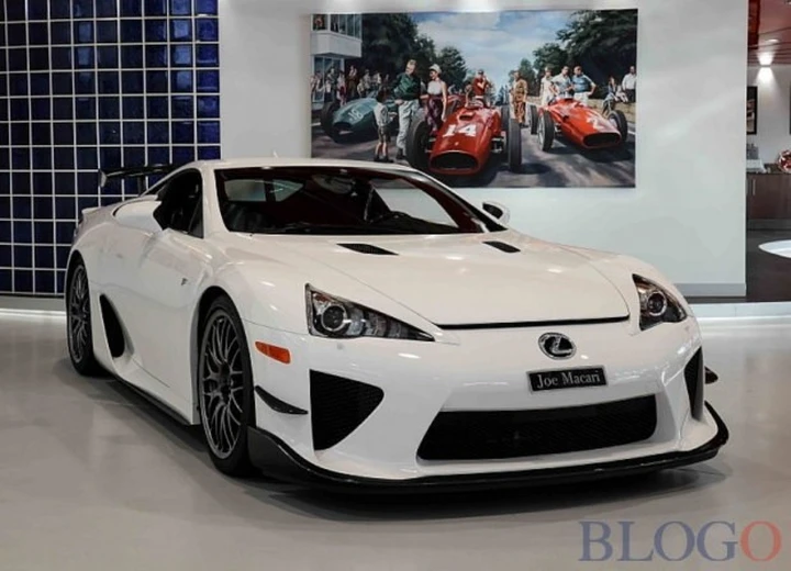 Una Lexus LFA Nurburgring Edition è in vendita a 560 mila euro